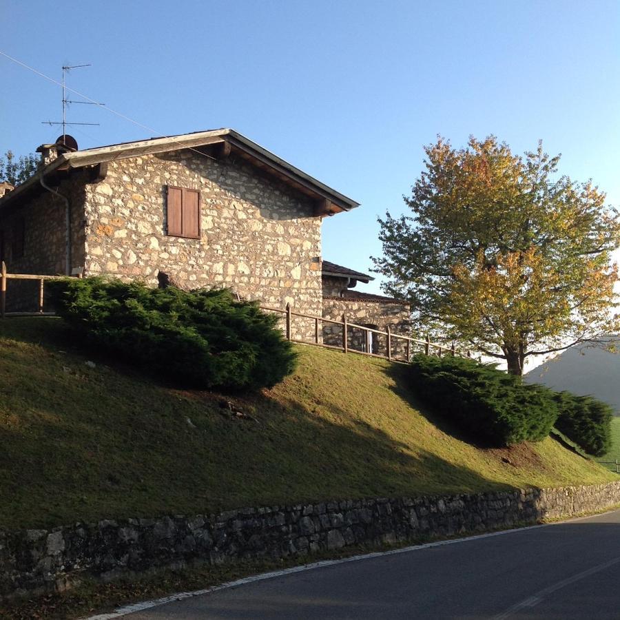 Mirabilia Bed & Breakfast Adrara San Rocco ภายนอก รูปภาพ